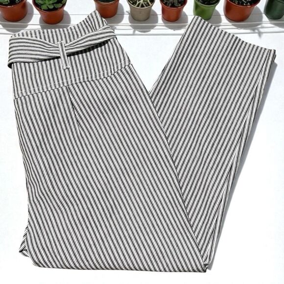 BCBGeneration Pants Sz. 6 High Waisted Cropped With Belt White & Blue Stripes - Picture 3 of 4